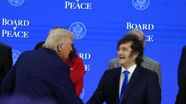 Javier Milei, siempre sonriente junto a Donald Trump.