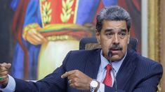 Nicolás Maduro ejerce la presidencia de Venezuela desde marzo de 2013, cuando murió Hugo Chávez. Nicolás Maduro ejerce la presidencia de Venezuela desde marzo de 2013, cuando murió Hugo Chávez.
