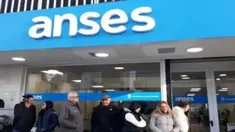 ANSES abonará en junio la segunda cuota de Refuerzo de Ingresos y el aumento del 15%. ANSES abonará en junio la segunda cuota de Refuerzo de Ingresos y el aumento del 15%.