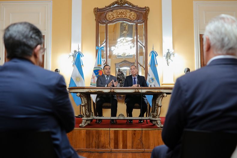 Diego Santilli junto a Gustavo Valdés.