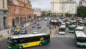 Desvíos y frecuencia reducida para el transporte en la CIudad durante el feriado. Desvíos y frecuencia reducida para el transporte en la CIudad durante el feriado.