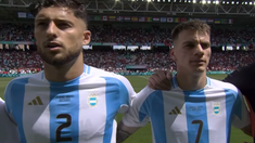 La camiseta de la Selección argentina en los Juegos Olímpicos es difente a la usada durante la Copa América. La camiseta de la Selección argentina en los Juegos Olímpicos es difente a la usada durante la Copa América.
