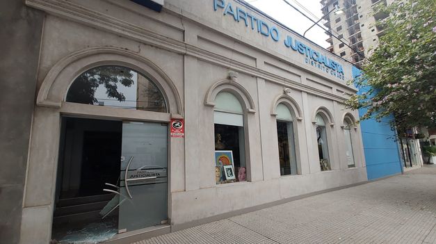 Violencia política: atacaron la sede del Partido Justicialista en Chaco