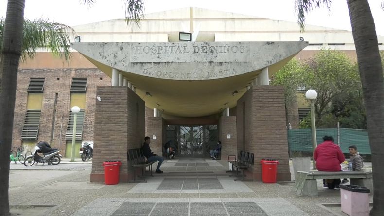 La mamá del bebé lo encontró con la cabeza sumergida dentro de un tacho de 20 litros