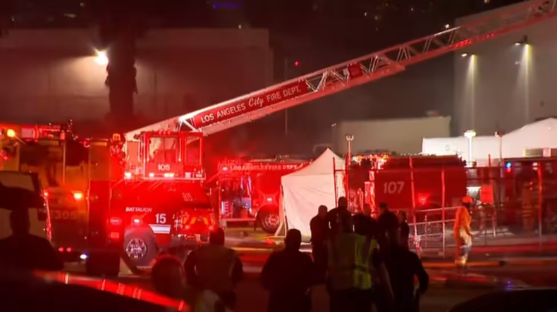 Tres personas murieron en el choque del helicóptero de este martes en Los Ángeles.