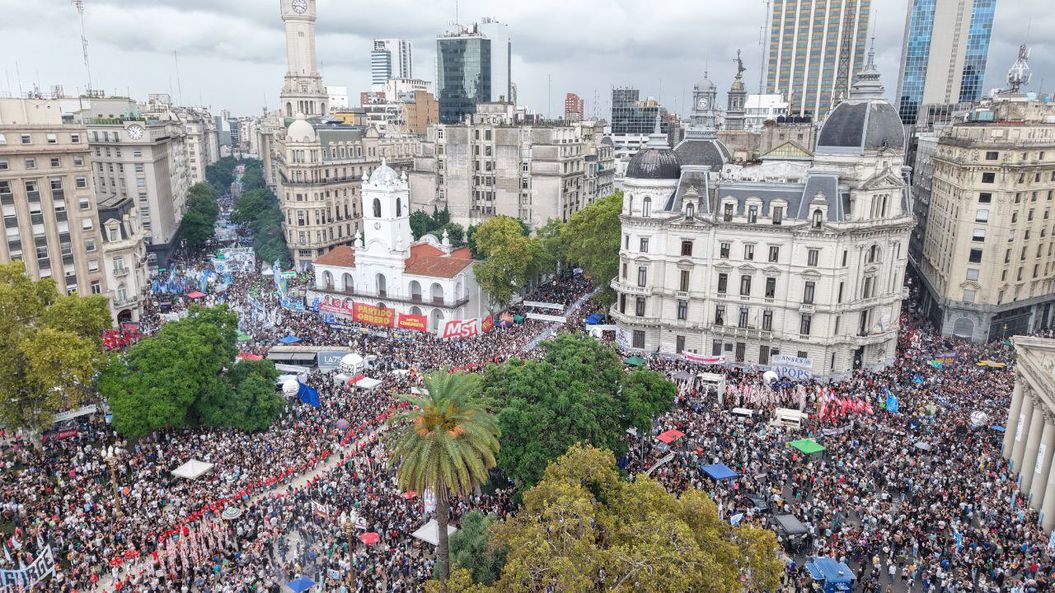 La Plaza de Mayo fue el epicentro de las marchas por el Día de la Memoria.