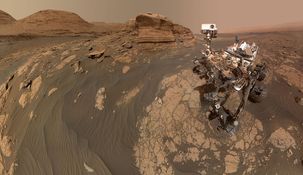El Rover Curiosity de la NASA explora la superficie de Marte.