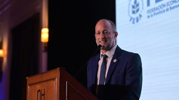 “El desafío y la obligación que tenemos como funcionarios es el de acercar el Estado a lo privado y lo privado a lo público, dijo Martín Insaurralde.