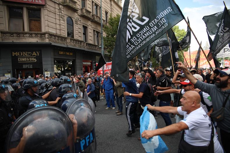 El miércoles la Policía reprimió brutalmente a los manifestantes frente al Congreso.