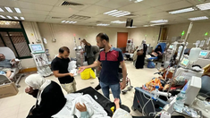 Los pacientes esperan ser atendidos en el extranjero. Los pacientes esperan ser atendidos en el extranjero.