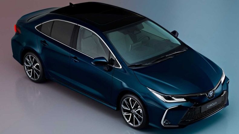 Toyota presentó el restyling del Corolla.