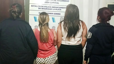 Brutal venganza de cuatro mujeres con un hombre acusado de abuso sexual. Brutal venganza de cuatro mujeres con un hombre acusado de abuso sexual.