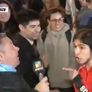El momento en el que el periodista es atacado por el supuesto influencer.&nbsp;