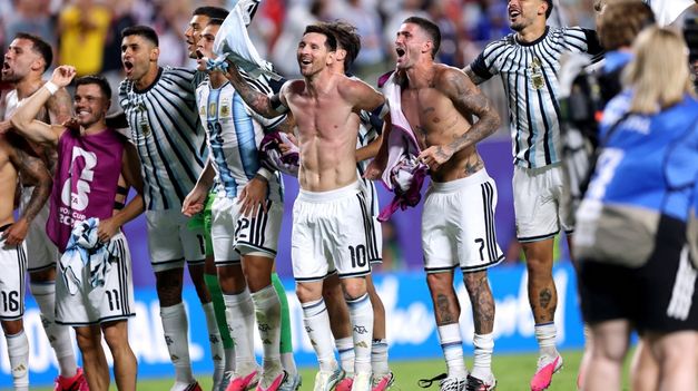 Festejo en la cancha y memes en las redes, tras el triunfo de la Selección argentina ante Suiza.&nbsp;