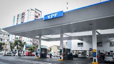 YPF aumentará el precio de la nafta un 4% a partir del miércoles. YPF aumentará el precio de la nafta un 4% a partir del miércoles.