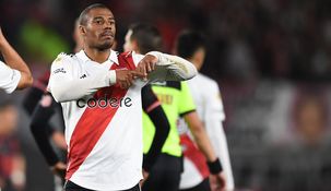 Los hinchas de Flamengo no están conformes con el equipo y De La Cruz es uno de los apuntados Los hinchas de Flamengo no están conformes con el equipo y De La Cruz es uno de los apuntados