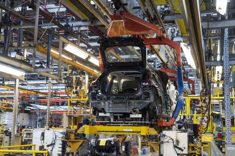 La industria automotriz produjo 13