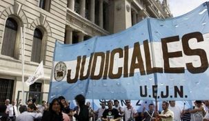 Judiciales realizan un paro de 24 horas en reclamo salarial. Judiciales realizan un paro de 24 horas en reclamo salarial.