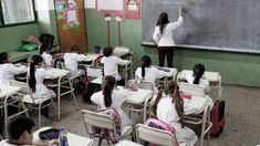 Los docentes no podrán utilizar lenguaje inclusivo.