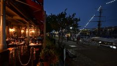 La Cabaña está en el corazón de Puerto Madero. La Cabaña está en el corazón de Puerto Madero.