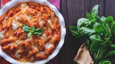 Pasta a la sorrentina: paso a paso de una receta italiana muy sencilla. Pasta a la sorrentina: paso a paso de una receta italiana muy sencilla.