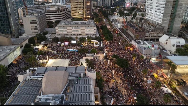Los ciudadanos isrealí exigen el fin de la guerra