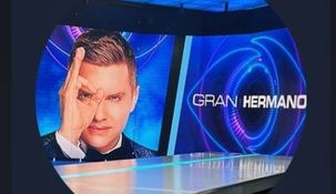 Santiago Del Moro confirmó que volverá el teléfono rojo a Gran Hermano. Santiago Del Moro confirmó que volverá el teléfono rojo a Gran Hermano.