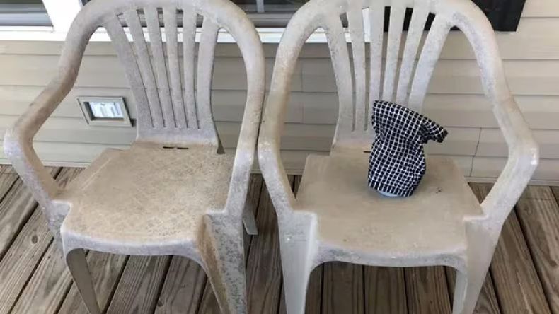Cómo limpiar las sillas de plástico del patio