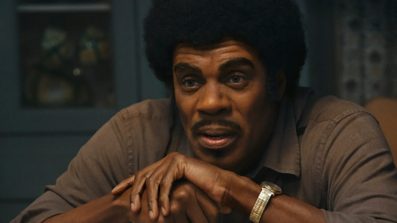 La figura de Joseph Jackson, padre y mánager, ocupa un lugar central en la película. La figura de Joseph Jackson, padre y mánager, ocupa un lugar central en la película.