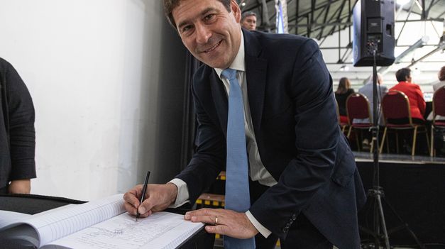 Luque va por la gobernación de Chubut.