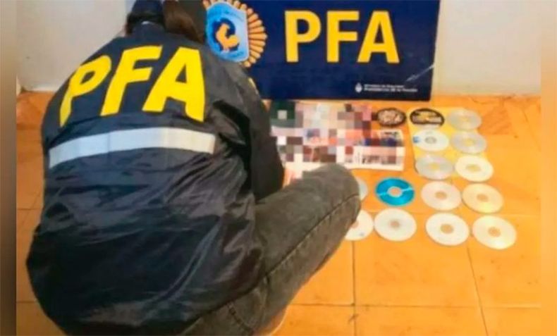 Parte del material que se le secuestró al hombre detenido en Pinamar. 
