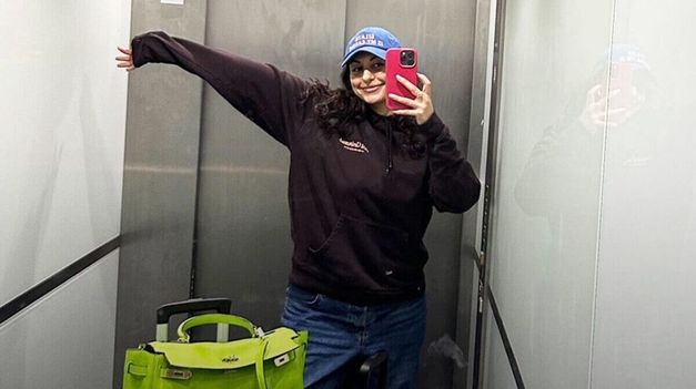 La joven viajó 14 horas para ir a un casamiento... al que no estaba invitada.