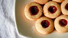 Un joven creyó que había llevado galletitas a la facultad, pero se quedó sin comer. Un joven creyó que había llevado galletitas a la facultad, pero se quedó sin comer.