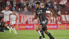 River perdió 1 a 0 con Huracán. River perdió 1 a 0 con Huracán.