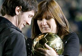 Lionel Messi junto a su madre Celia Cuccittini.