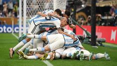 Habrá asueto administrativo el martes y la Selección tendrá a su disposición el balcón de la Casa Rosada para los festejos. Habrá asueto administrativo el martes y la Selección tendrá a su disposición el balcón de la Casa Rosada para los festejos.