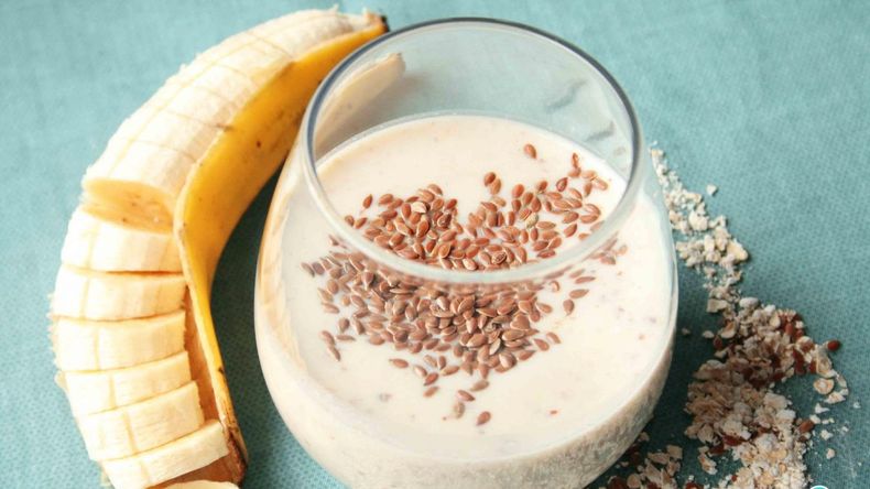 El licuado de banana, almendra y colágeno emerge como una bebida nutritiva y sabrosa que fusiona los beneficios de tres ingredientes excepcionales.