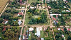 Castilla, un refugio de paz a solo dos horas de la Ciudad de Buenos Aires, invita a explorar sus casonas antiguas y paisajes rurales. Castilla, un refugio de paz a solo dos horas de la Ciudad de Buenos Aires, invita a explorar sus casonas antiguas y paisajes rurales.