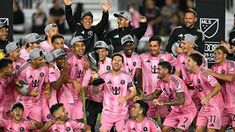 Messi levanta la copa de la Conferencia Este, primero en la historia de Inter Miami.