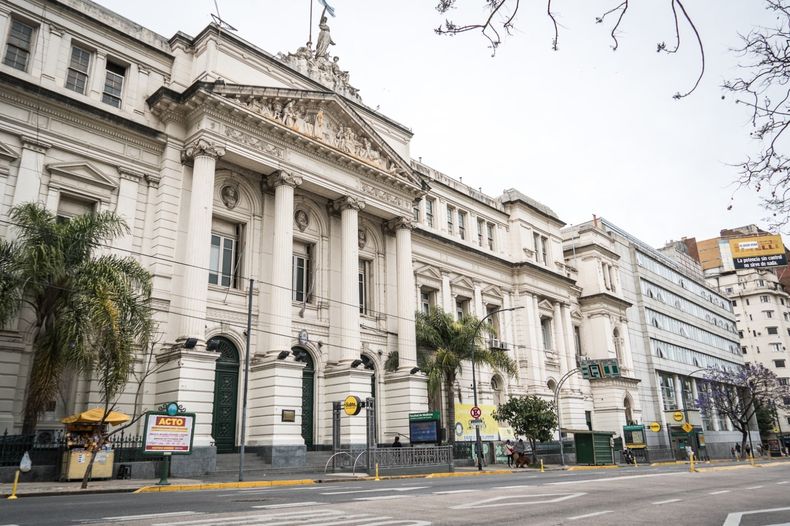 El Gobierno habilitó a que la SIGEN a auditar a las universidades nacionales.