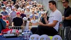 Conmoción en Estados Unidos: le dispararon durante un acto a Charlie Kirk, un activista cercano a Donald Trump. Conmoción en Estados Unidos: le dispararon durante un acto a Charlie Kirk, un activista cercano a Donald Trump.
