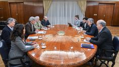 Luis Caputo se reunió con la Sociedad Rural. Luis Caputo se reunió con la Sociedad Rural.