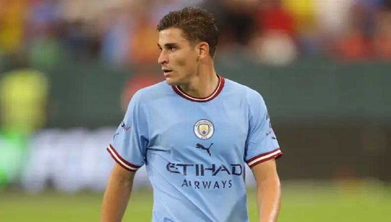 Julián Álvarez ya tiene su tema por parte de los hinchas del Manchester city.