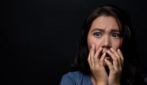 Una mujer con una extraña enfermedad está siendo la película más incómoda de Netflix pero cada vez es más vista.