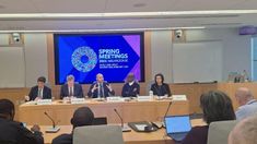 Guzmán encabezó el panel.