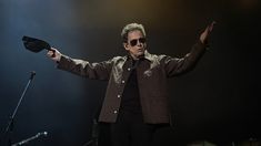 Calamaro fue el plato principal de la primera jornada del Quilmes Rock. Calamaro fue el plato principal de la primera jornada del Quilmes Rock.