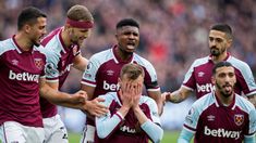 Andriy Yarmolenko se agarra la cara durante el festejo al pensar lo que ocurre en su país. Andriy Yarmolenko se agarra la cara durante el festejo al pensar lo que ocurre en su país.