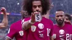 Afif hizo un movimiento de prestidigitador en el festejo del gol.