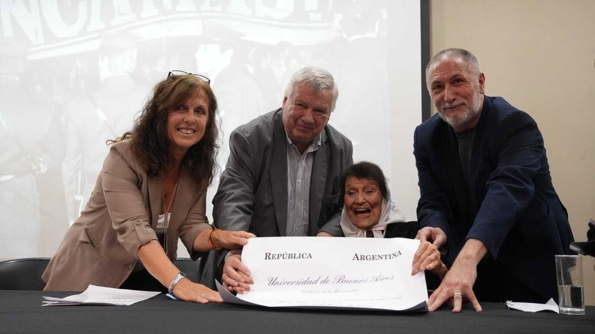 La UBA entregó el Doctorado Honoris Causa a Taty Almeida por su lucha por los Derechos Humanos