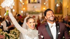 Hulk, de 38 años, y Camila, de 35, se casaron por iglesia en una ceremonia religiosa. Hulk, de 38 años, y Camila, de 35, se casaron por iglesia en una ceremonia religiosa.